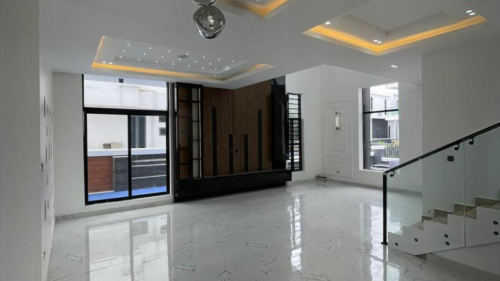 5 Bedroom