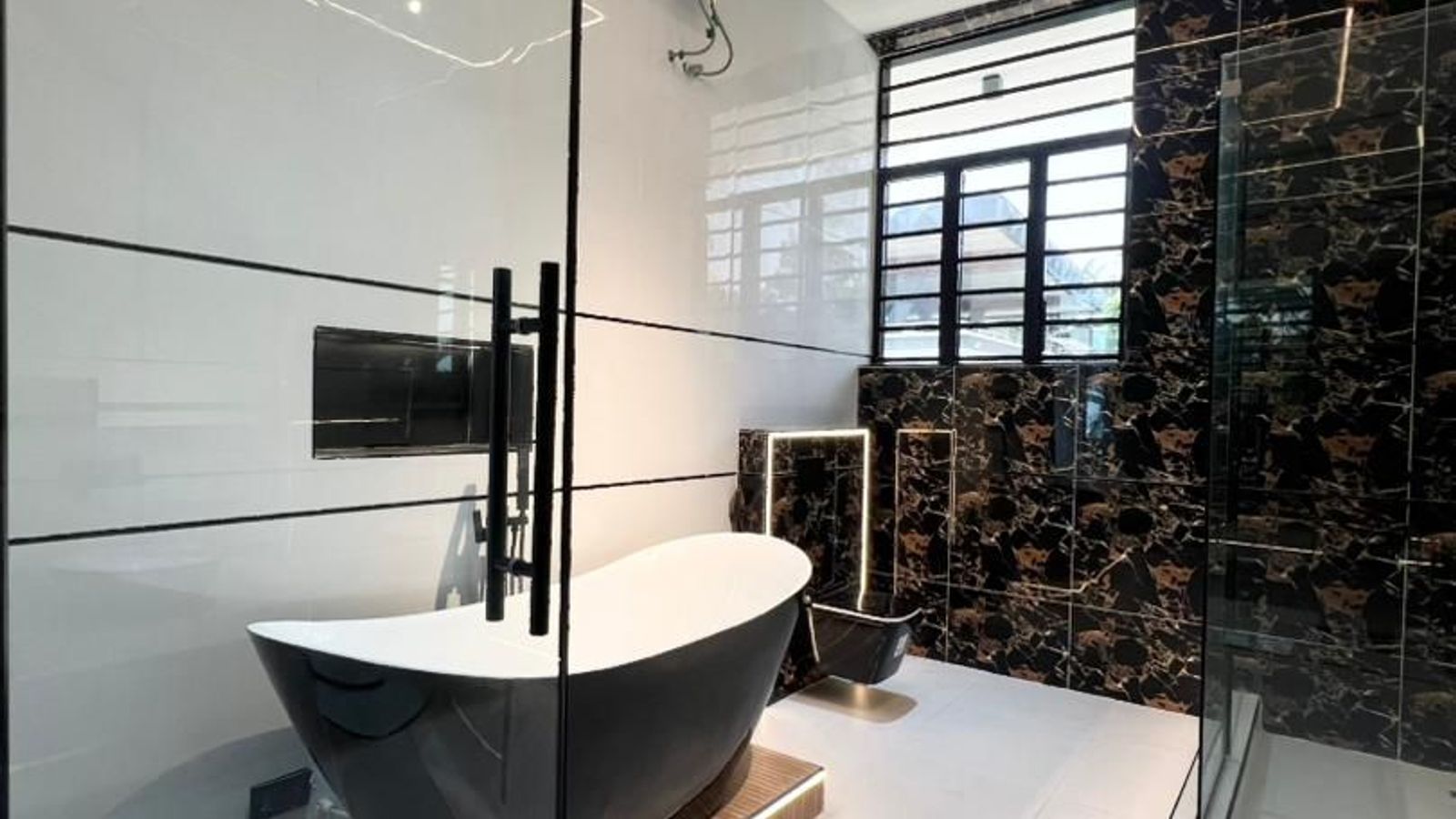 5 Bedroom Duplex