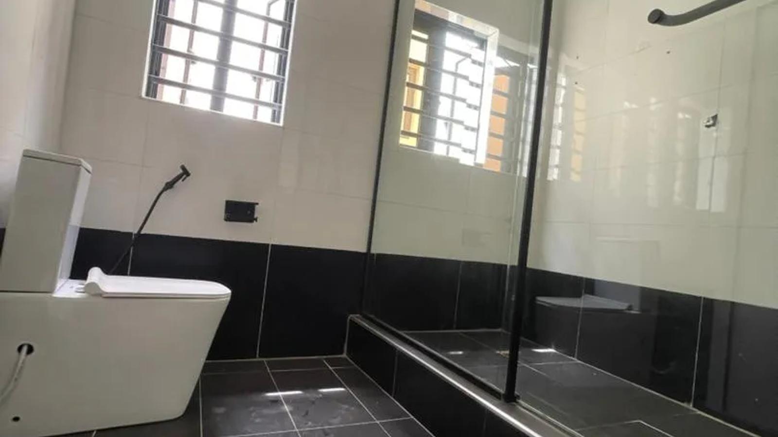 5 Bedroom Semi Detached Duplex