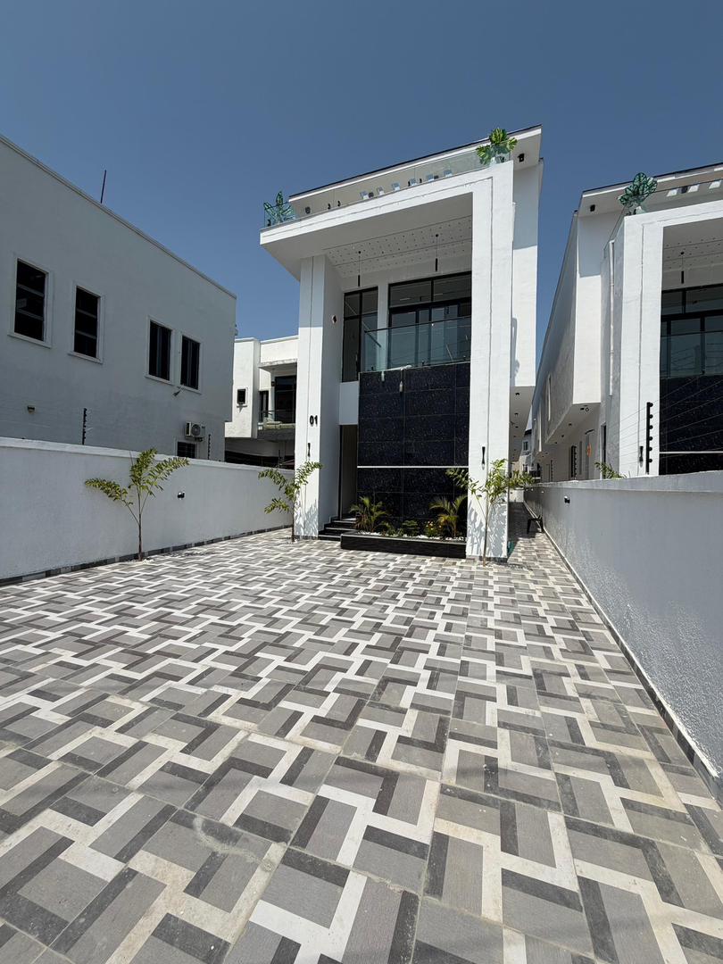 5 Bedroom Fully Detached Duplex