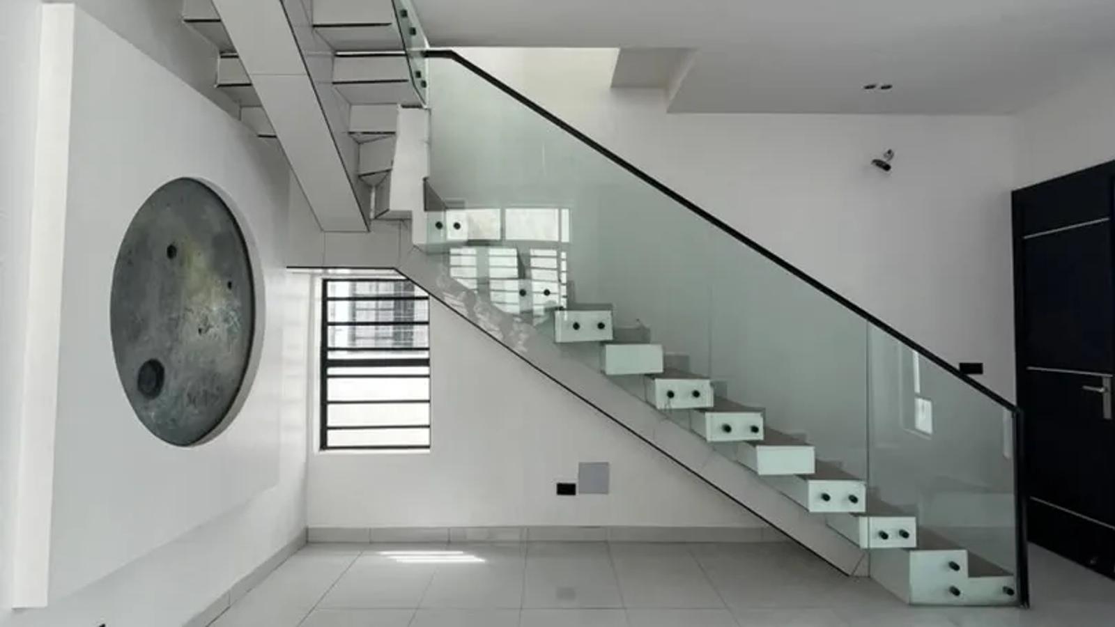 4 BEDROOM FULLY-DETACHED DUPLEX WITH BQ