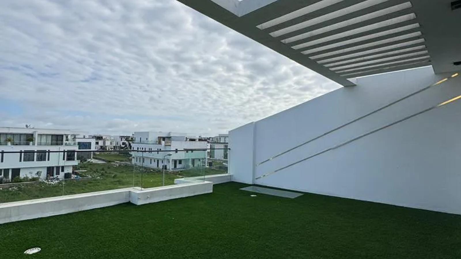 5 Bedroom Fully Detached Duplex