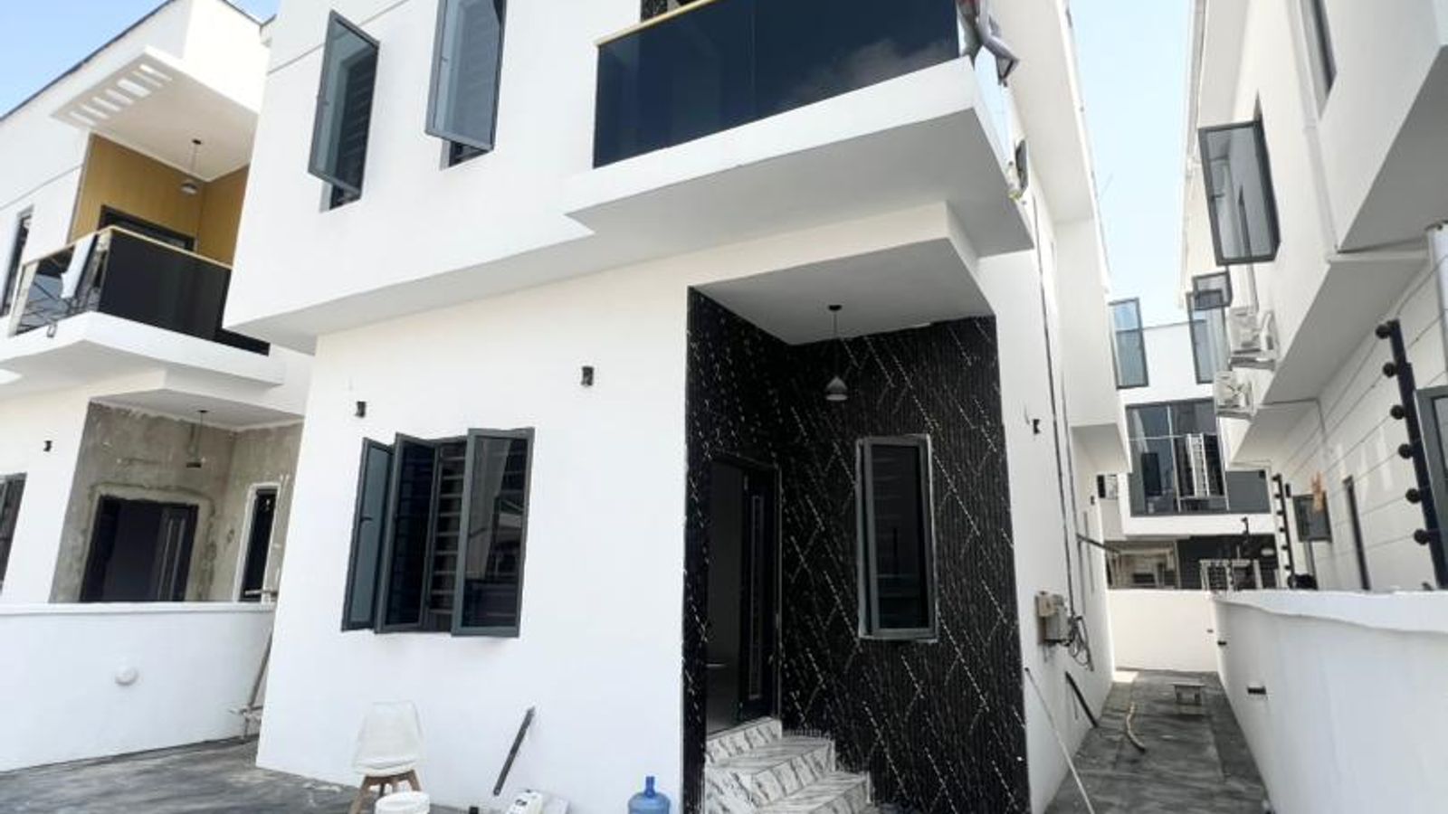 4 Bedroom Fully Detached Duplex