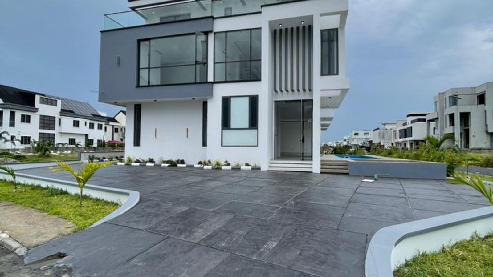 5 Bedroom Semi Detached Duplex