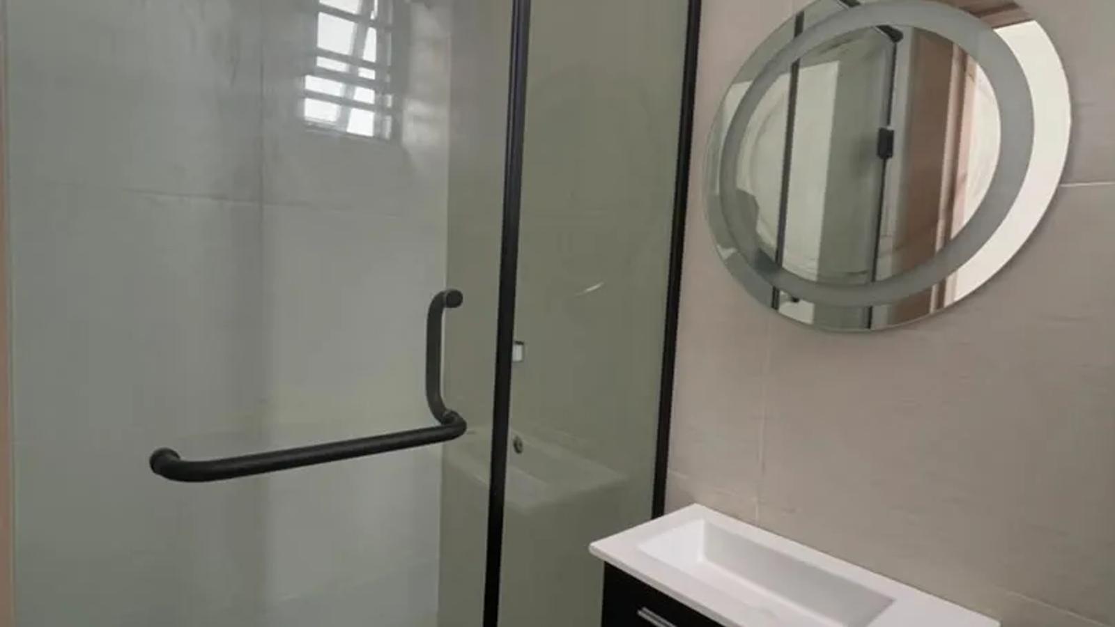 4 BEDROOM FULLY-DETACHED DUPLEX WITH BQ