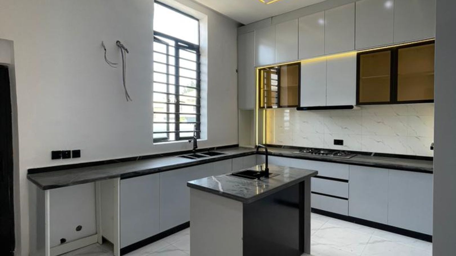 5 Bedroom Fully Detached Duplex