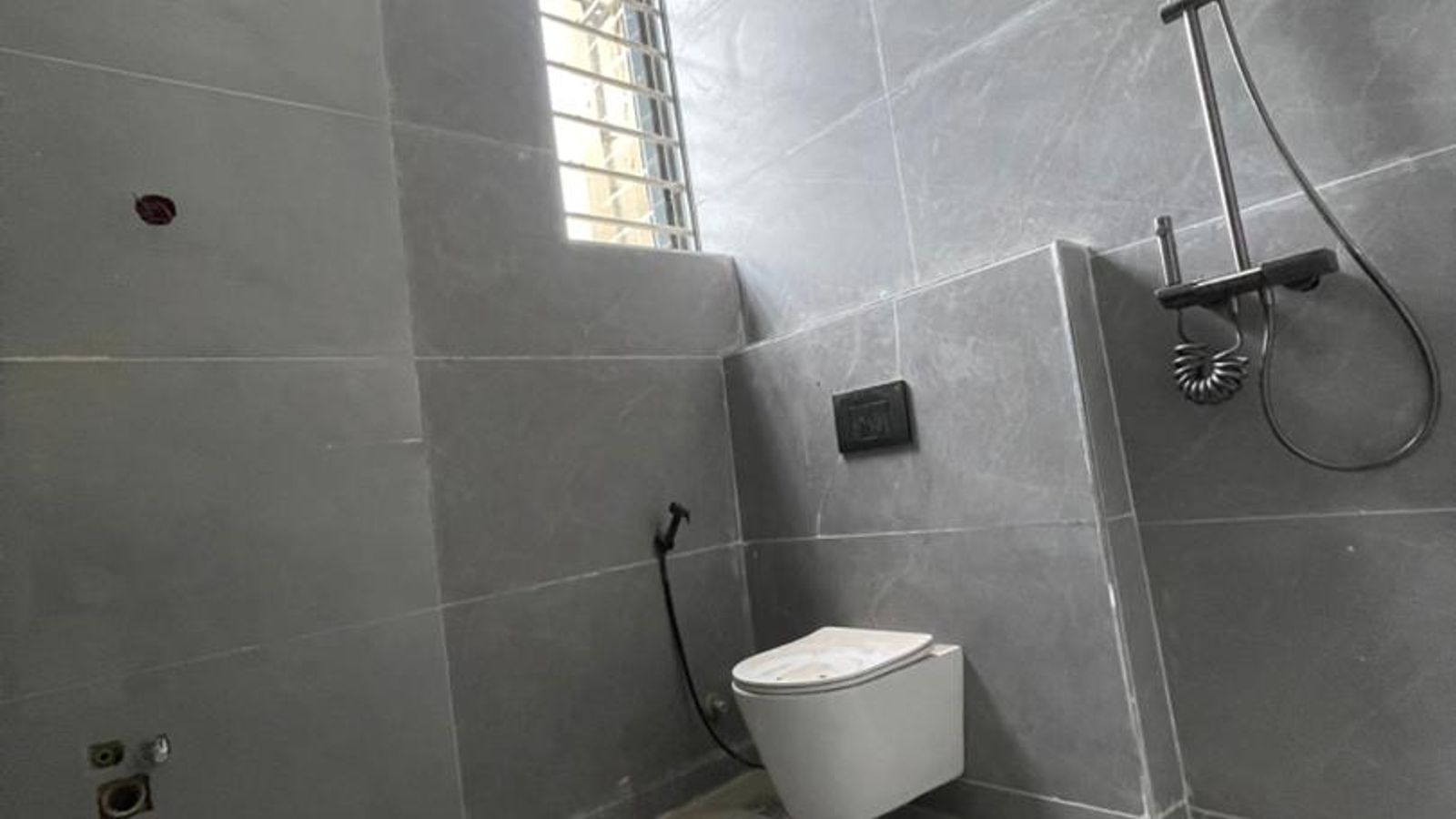 5 Bedroom Fully Detached Duplex