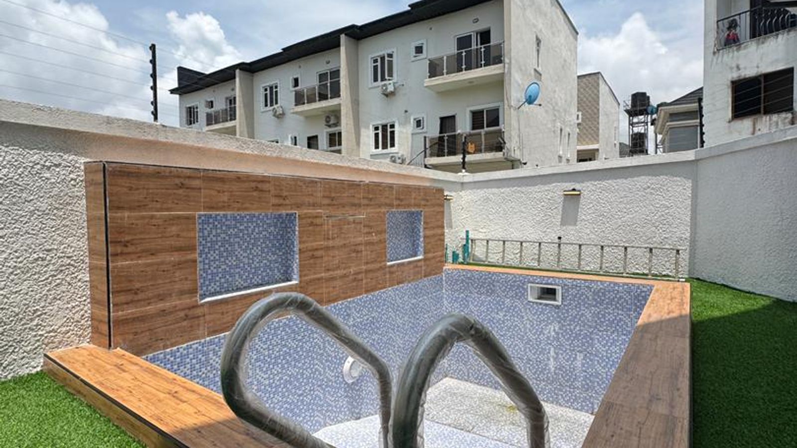 5 Bedroom Fully Detached Duplex