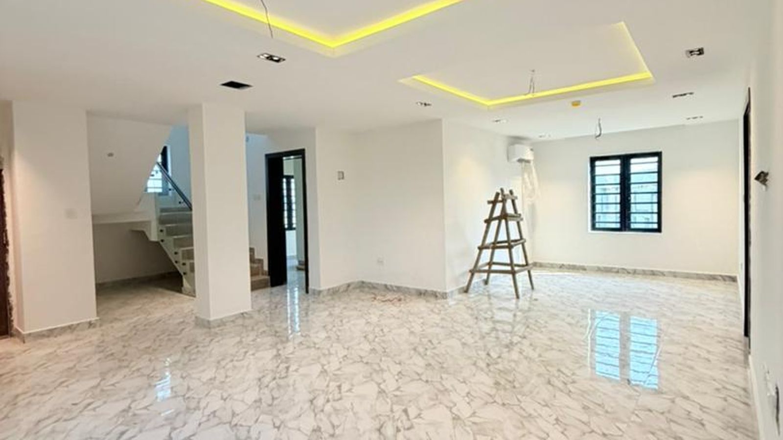 4 Bedroom Maisonette
