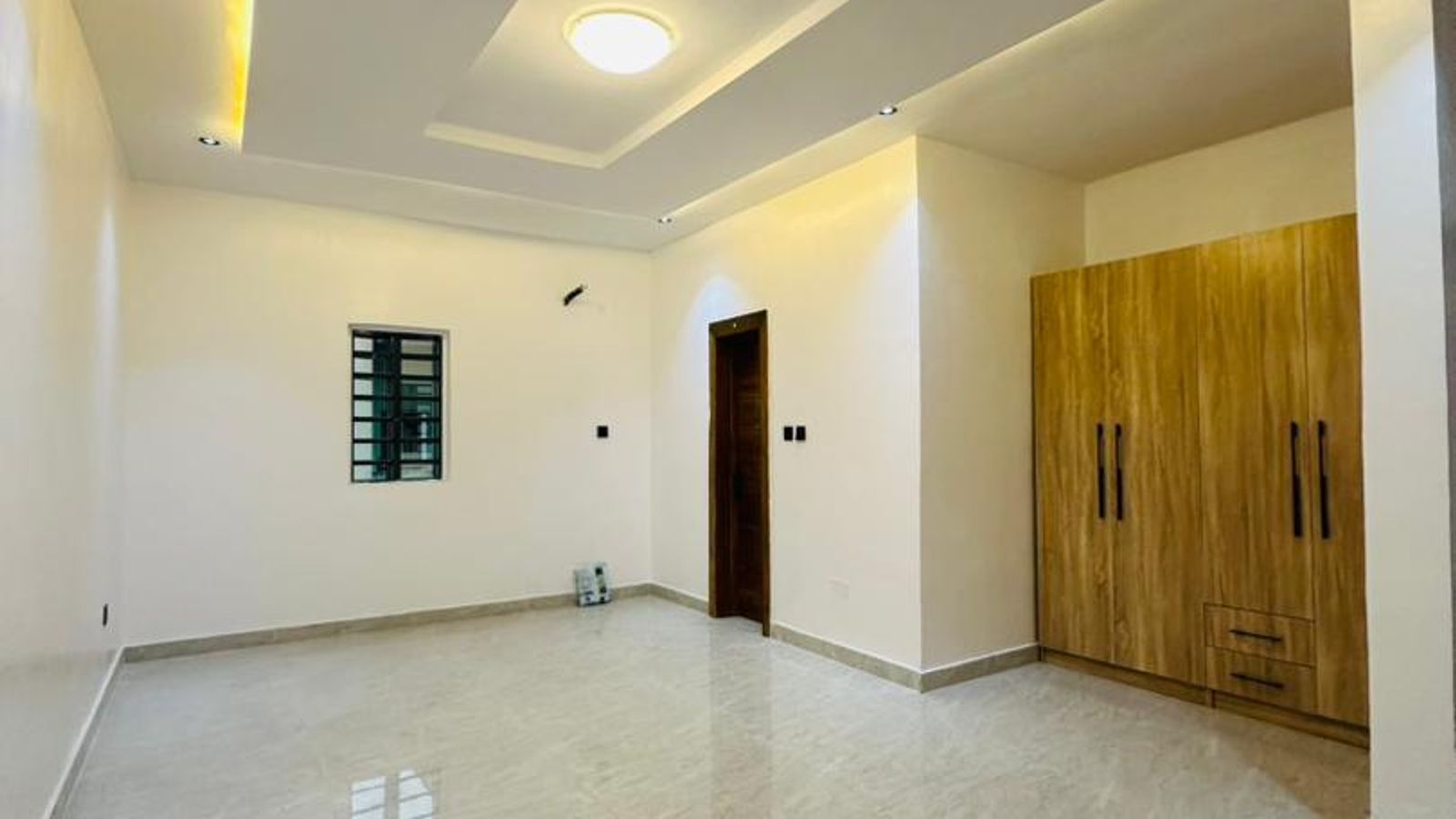 5 Bedroom Fully Detached Duplex