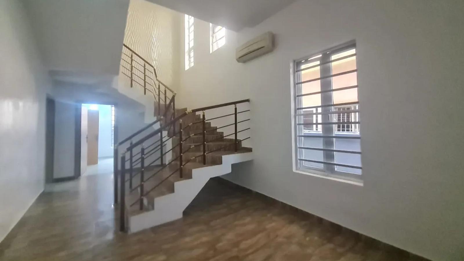 5 Bedroom Fully Detached Duplex