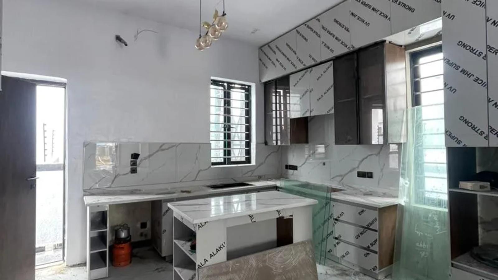 5 Bedroom Fully Detached Duplex