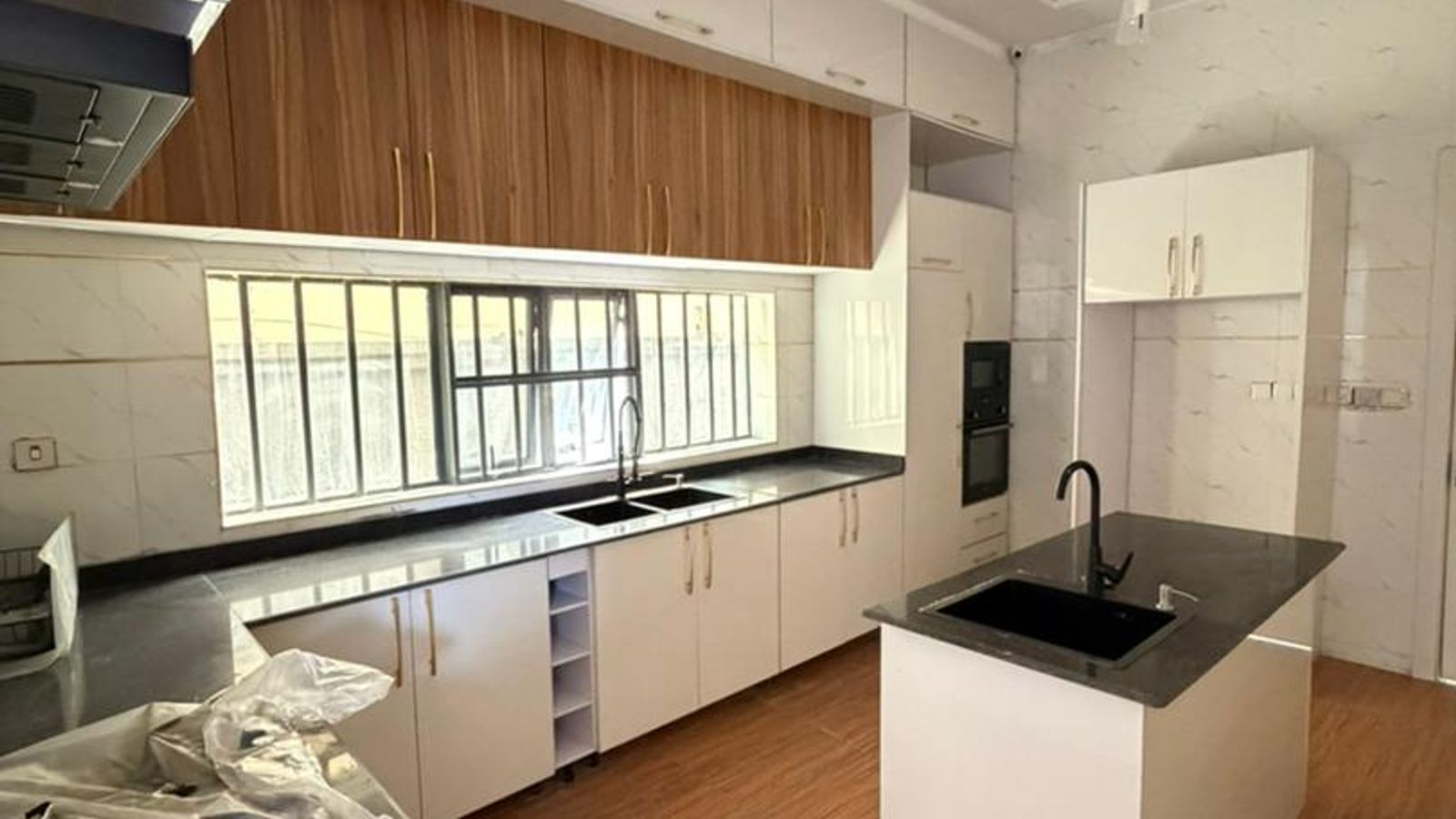 5 Bedroom Fully Detached Duplex