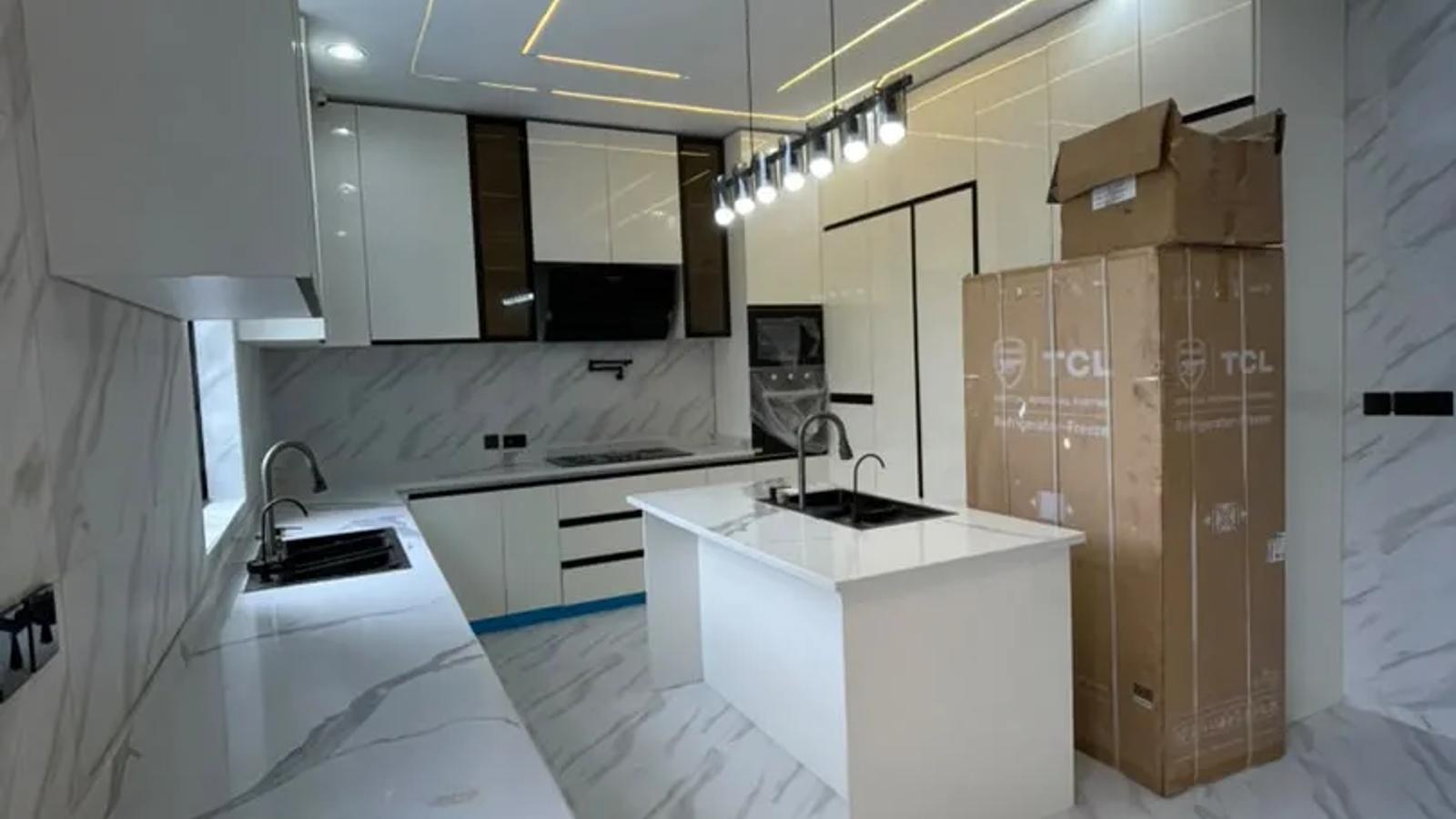 5 Bedroom Fully Detached Duplex