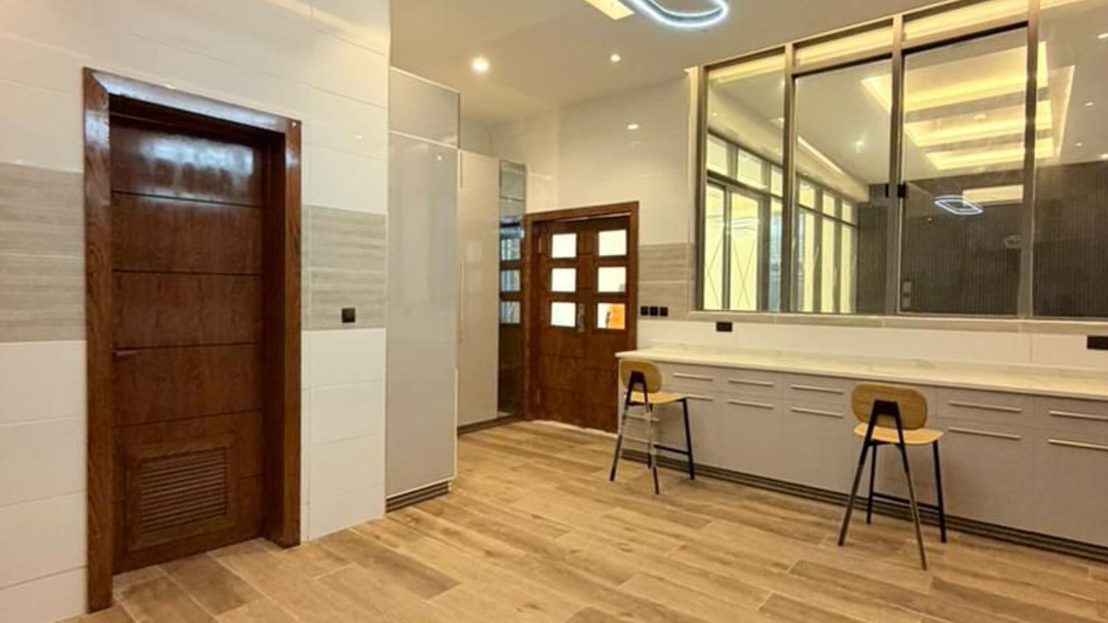 5 Bedroom Fully Detached Duplex