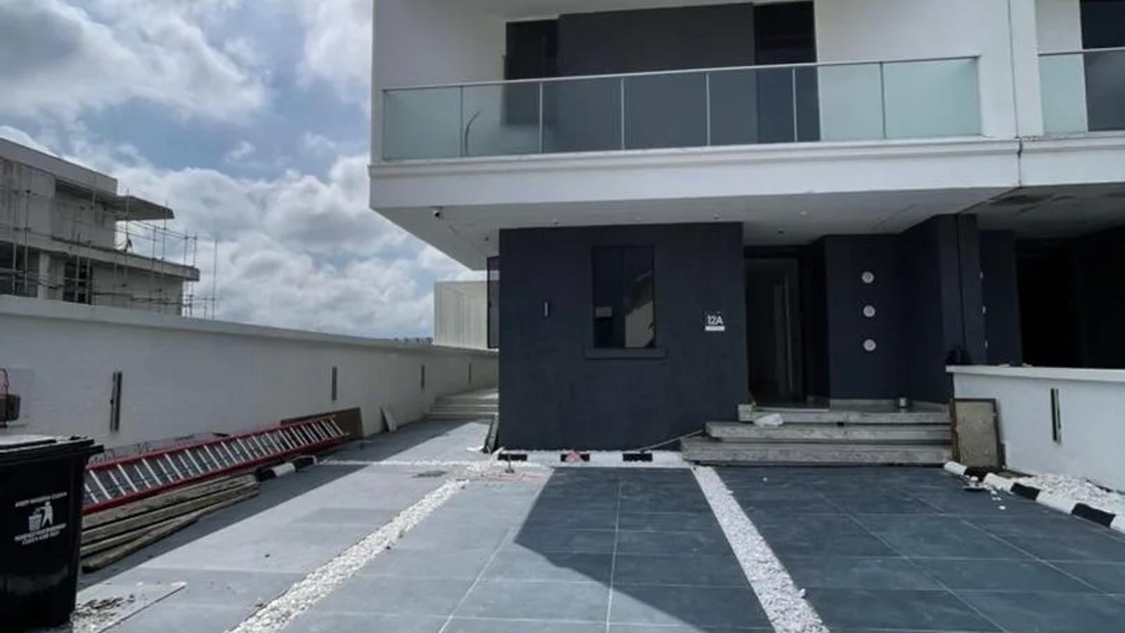5 Bedroom Semi-Detached Duplex