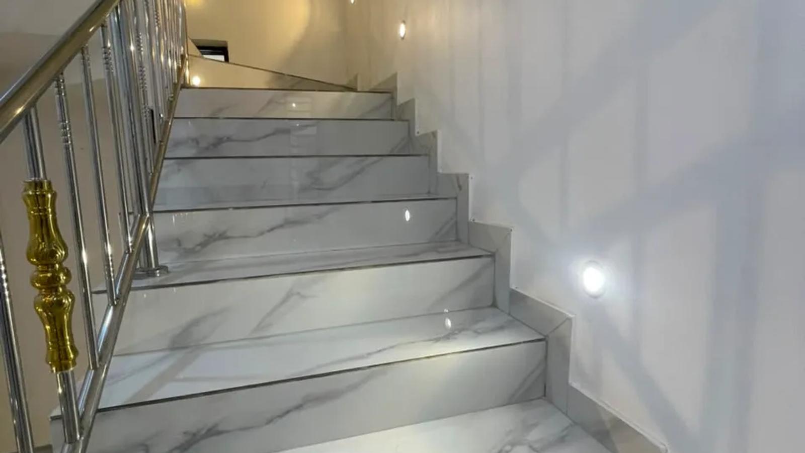 5 BEDROOM FULLY DETACHED DUPLEX WITH BQ