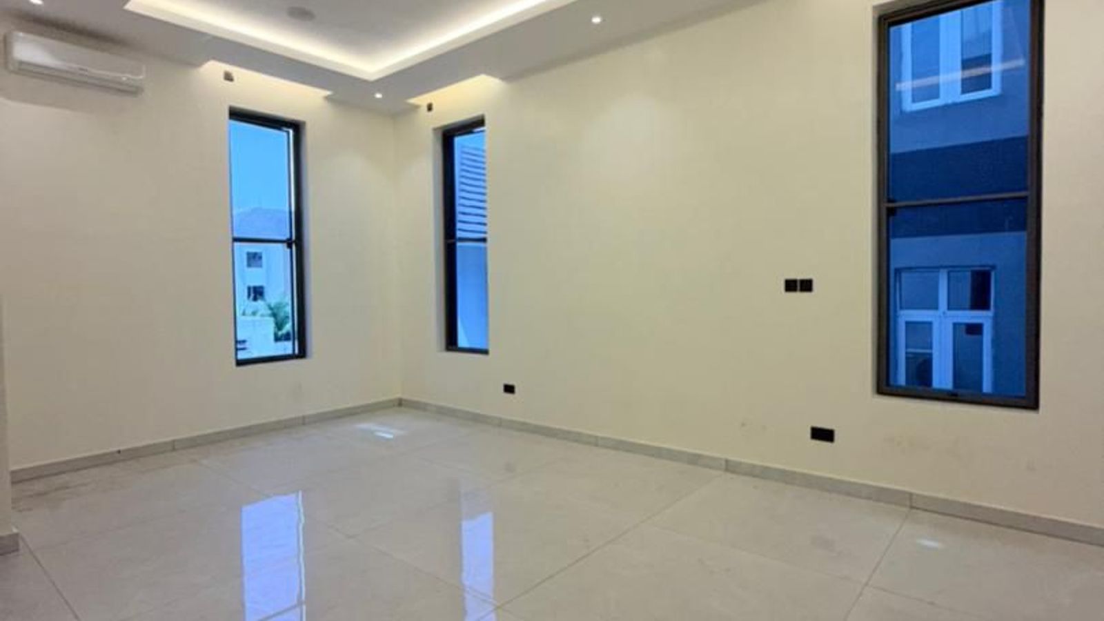5 Bedroom Fully Detached Duplex