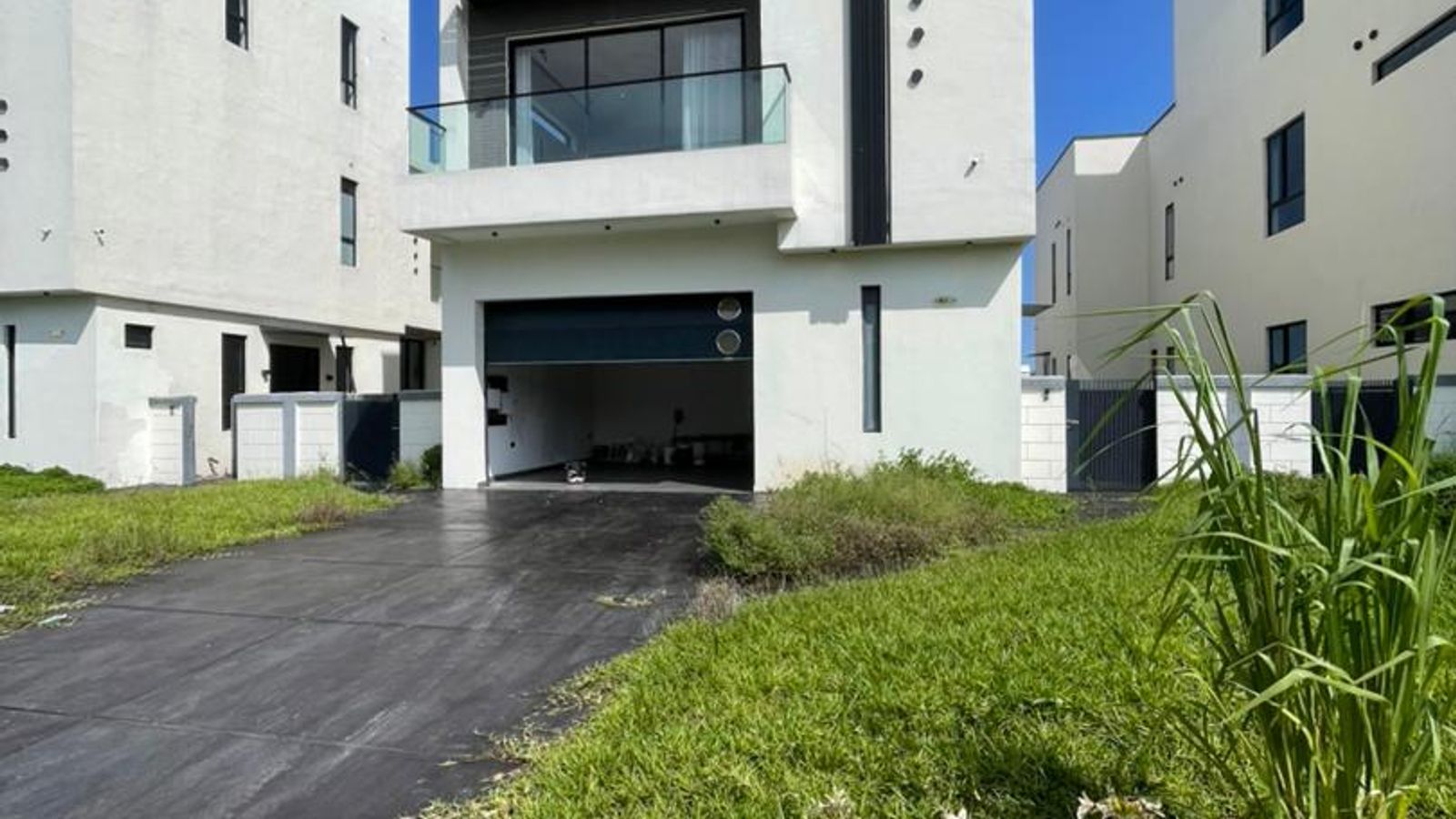5 Bedroom Fully Detached Duplex