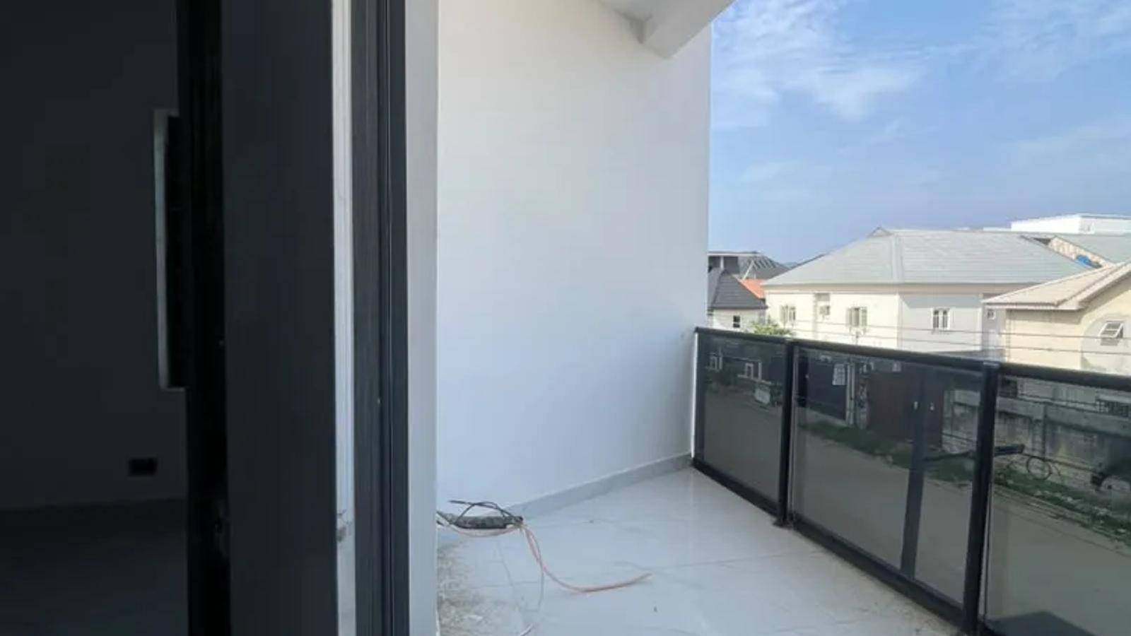 5 BEDROOM FULLY DETACHED DUPLEX WITH BQ