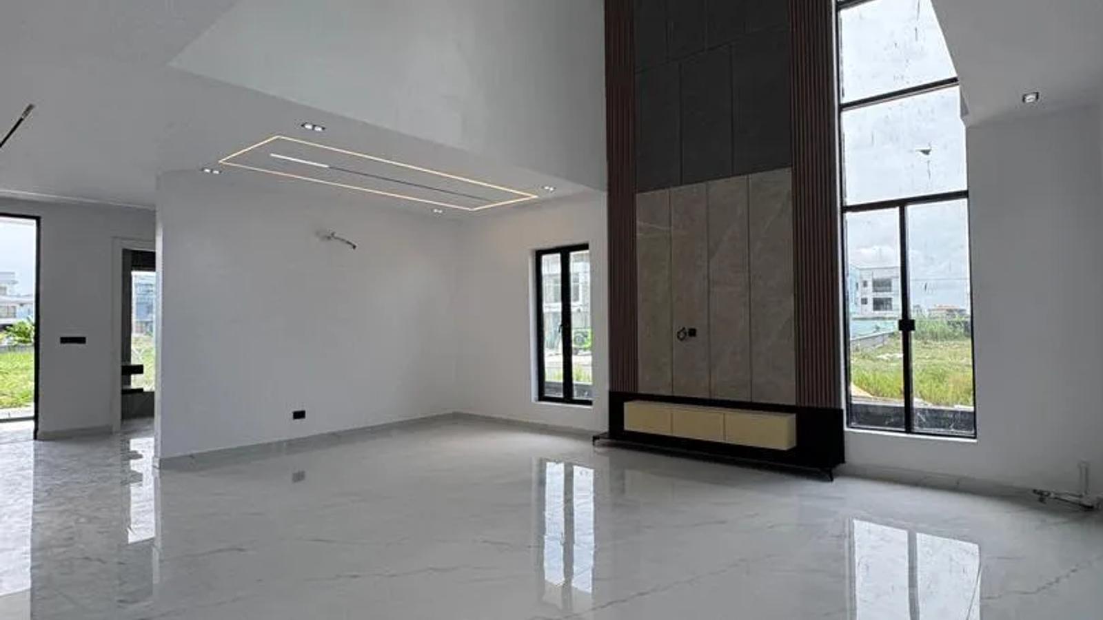 5 Bedroom Fully Detached Duplex