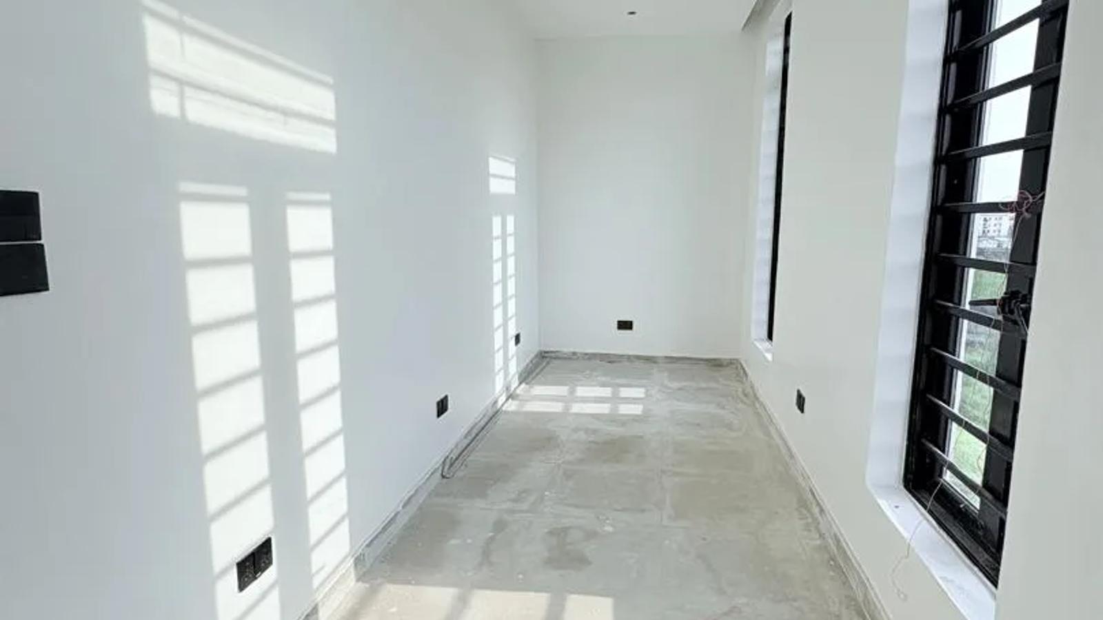 5 Bedroom Fully Detached Duplex