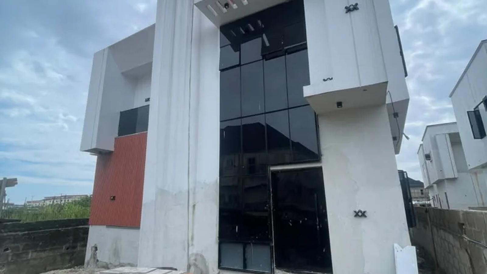 4 Bedroom Fully Detached Duplex