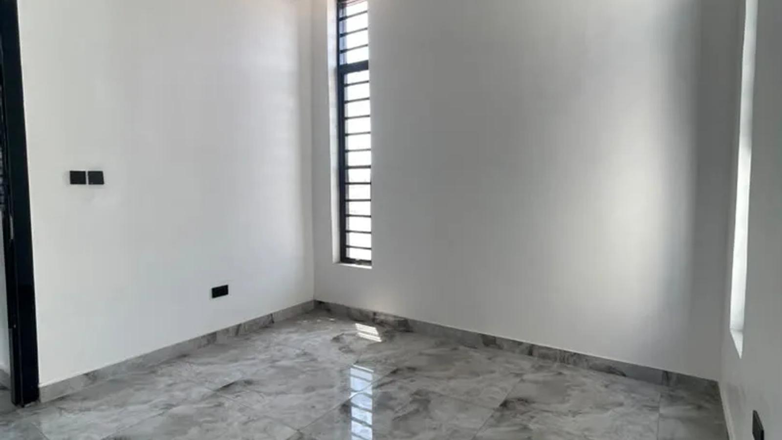5 Bedroom Fully Detached Duplex