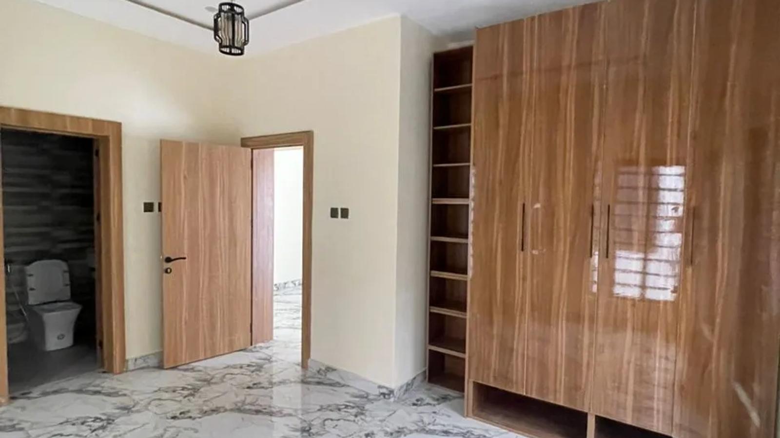 4 BEDROOM SEMI-DETACHED DUPLEX