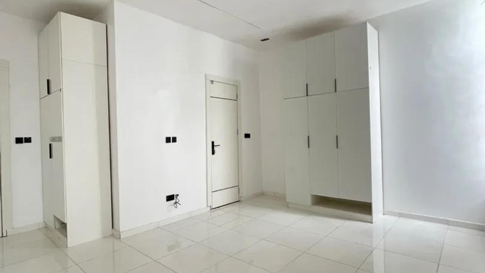 5 Bedroom fully Detached Duplex
