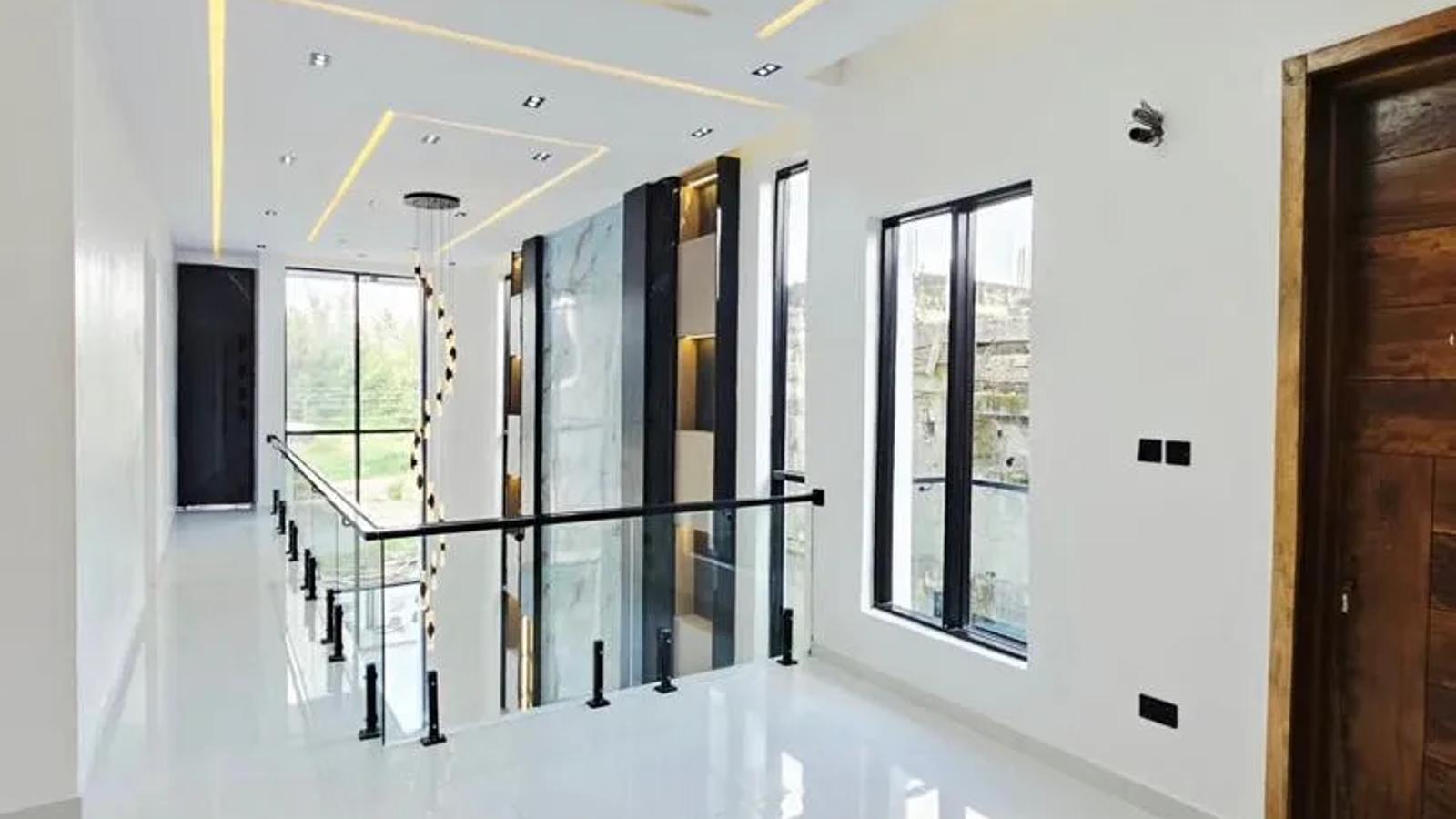 5 Bedroom Fully Detached Duplex