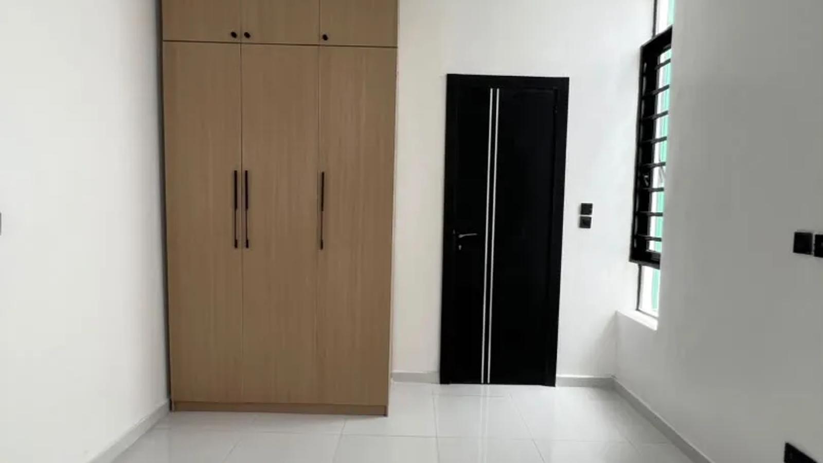4 Bedroom Fully Detached Duplex