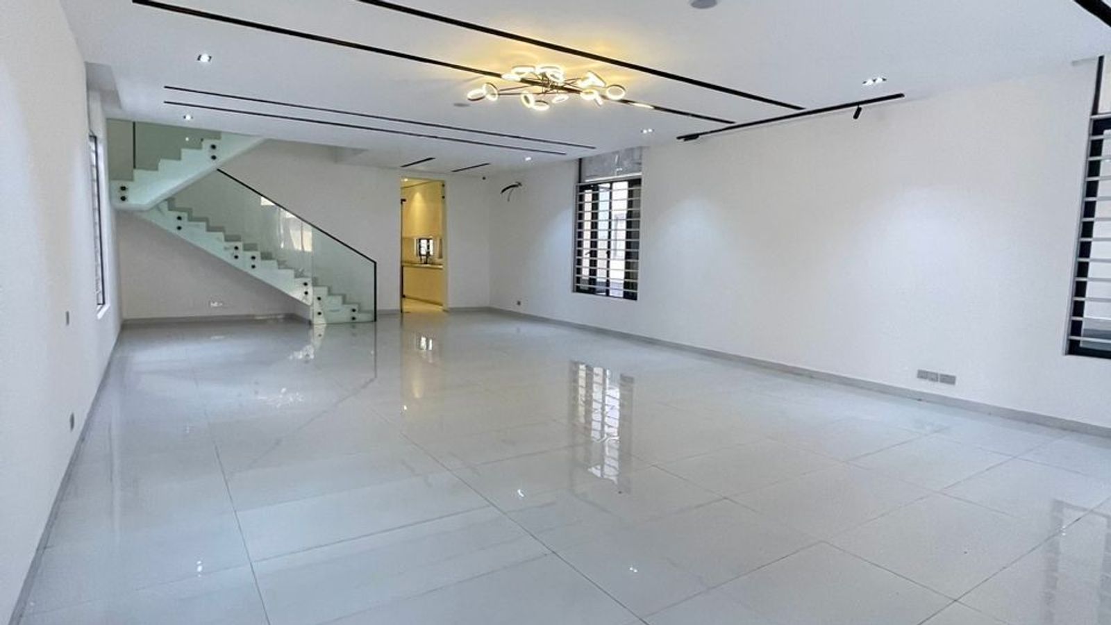 5 Bedroom Fully Detached Duplex