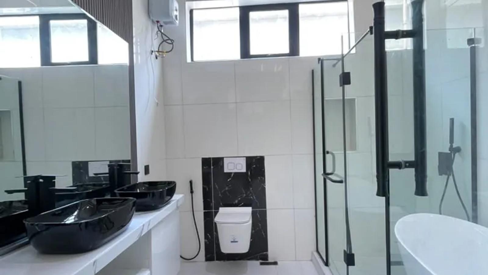 5 BEDROOM FULLY DETACHED DUPLEX WITH BQ