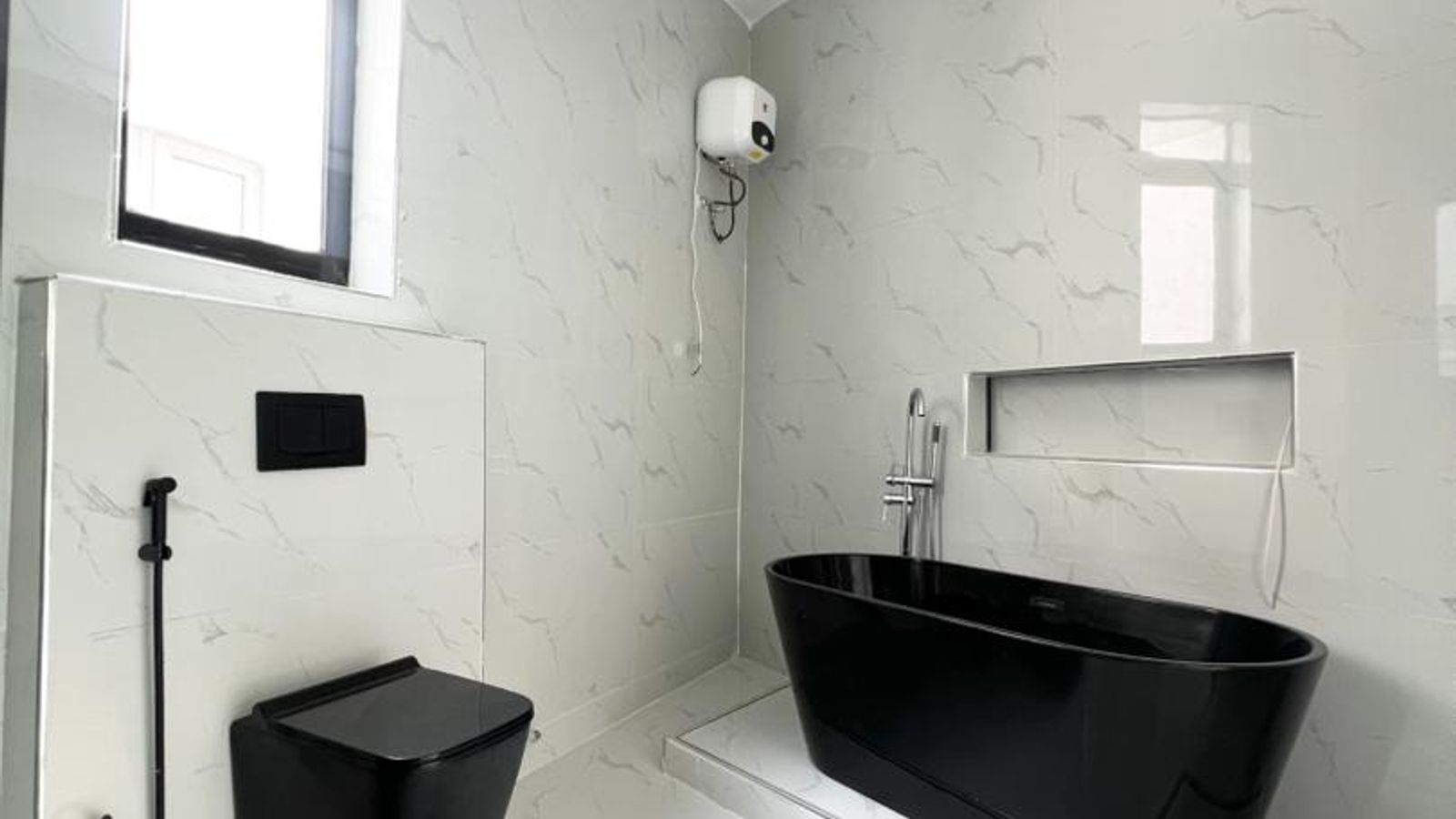 5 Bedroom Fully Detached Duplex