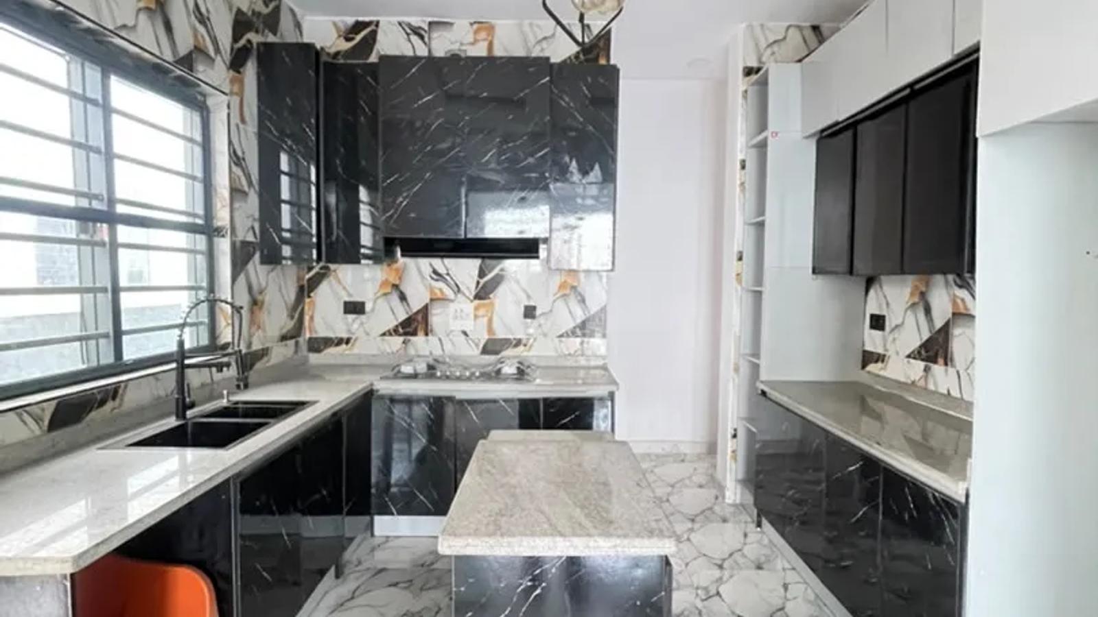 4 BEDROOM SEMI-DETACHED DUPLEX