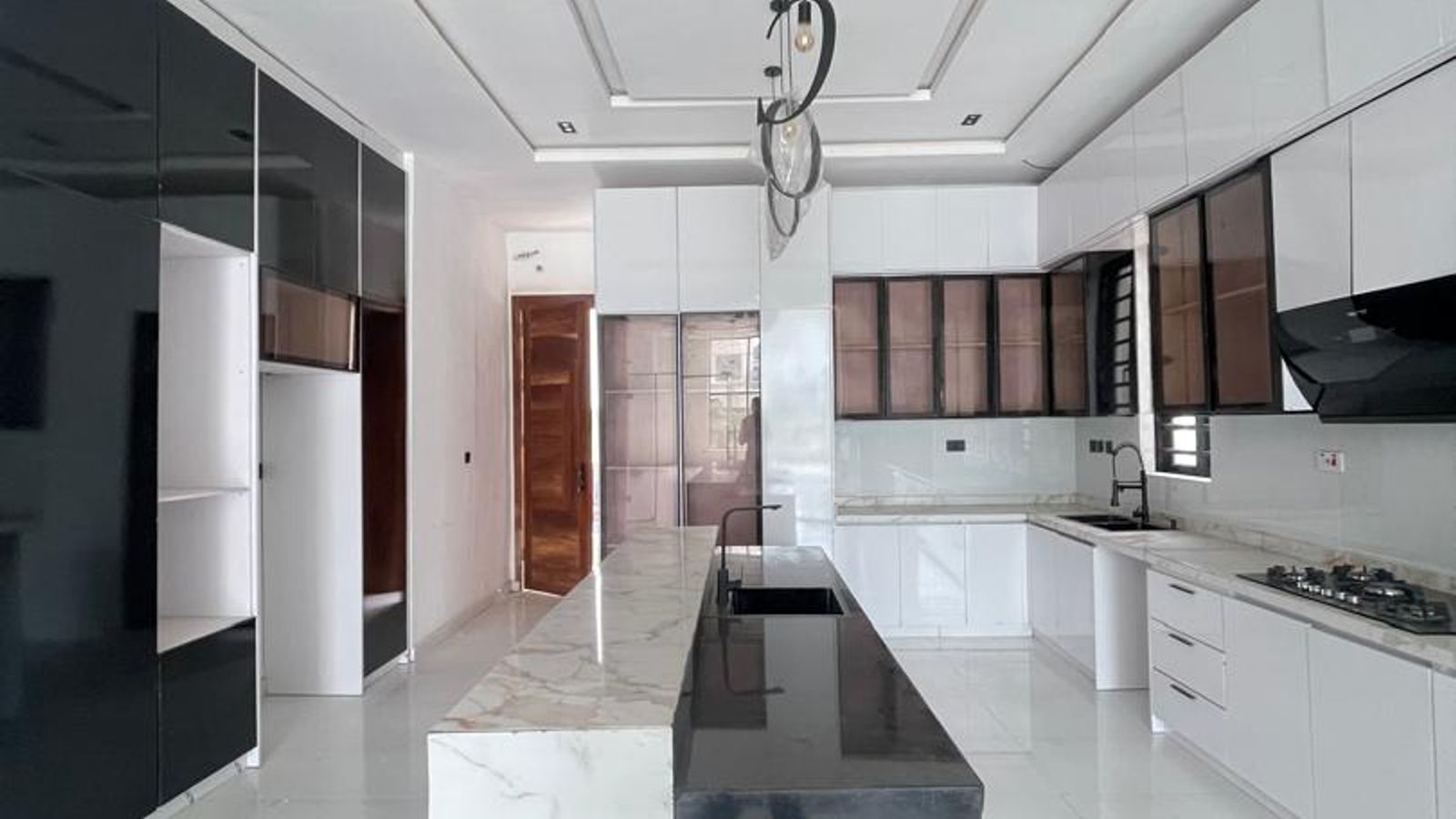 6 Bedroom Fully Detached Duplex