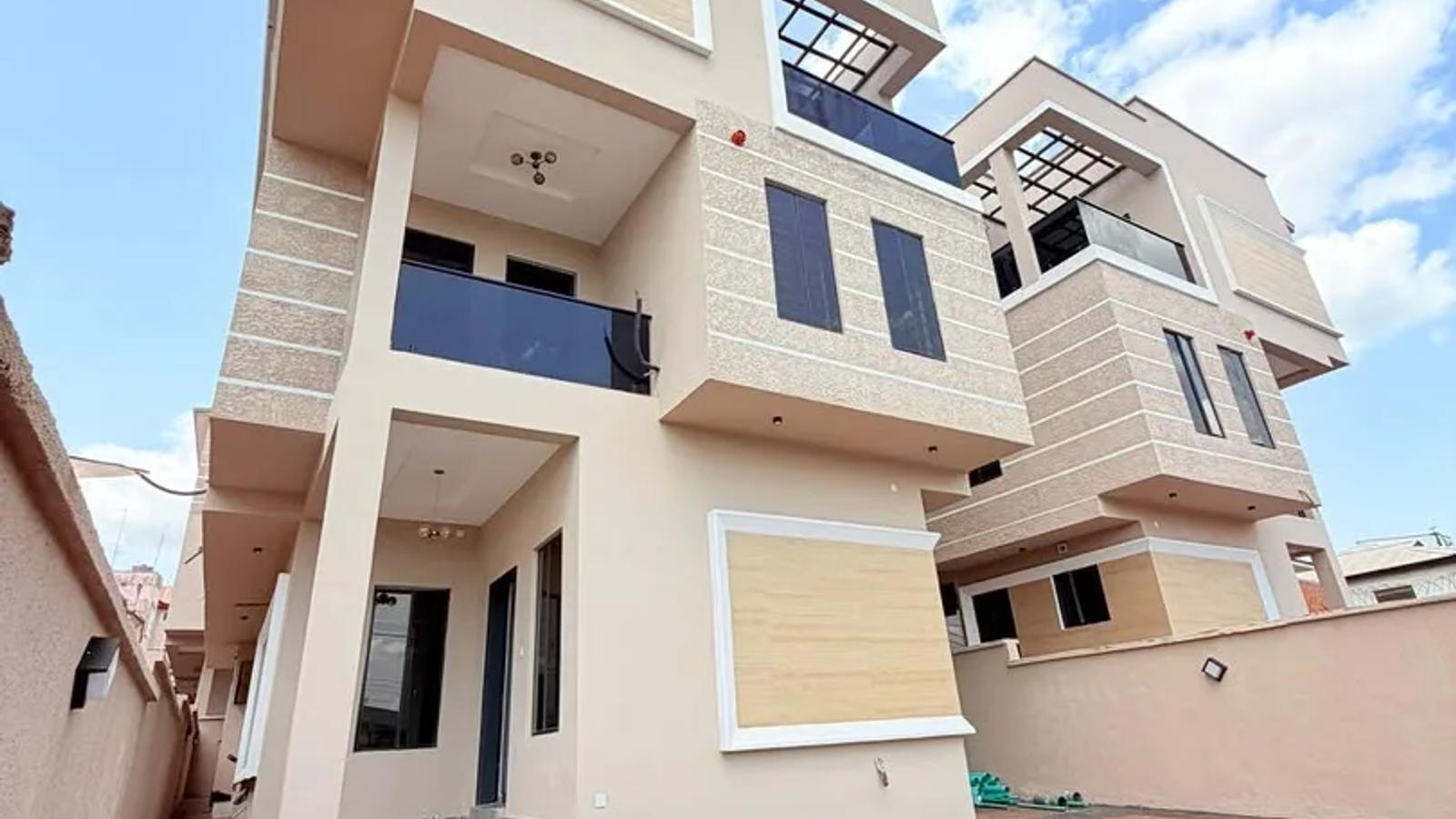 5 Bedroom Fully Detached Duplex