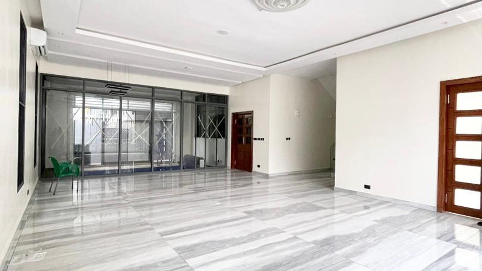 5 Bedroom Fully Detached Duplex