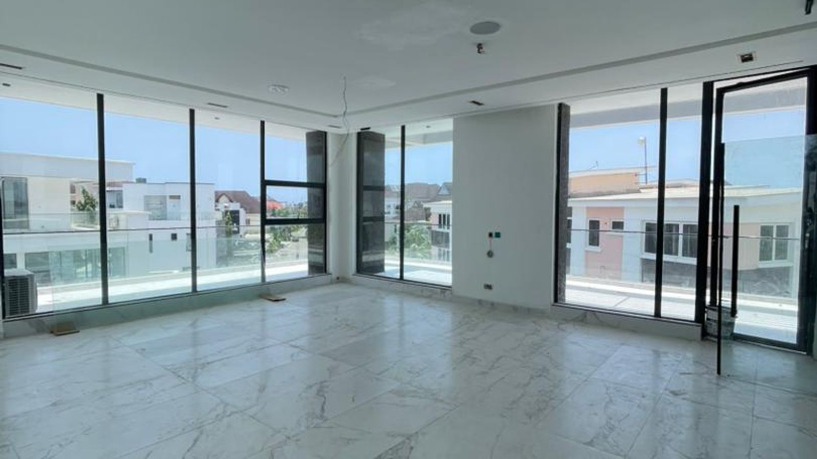 5 Bedroom Fully Detached Duplex