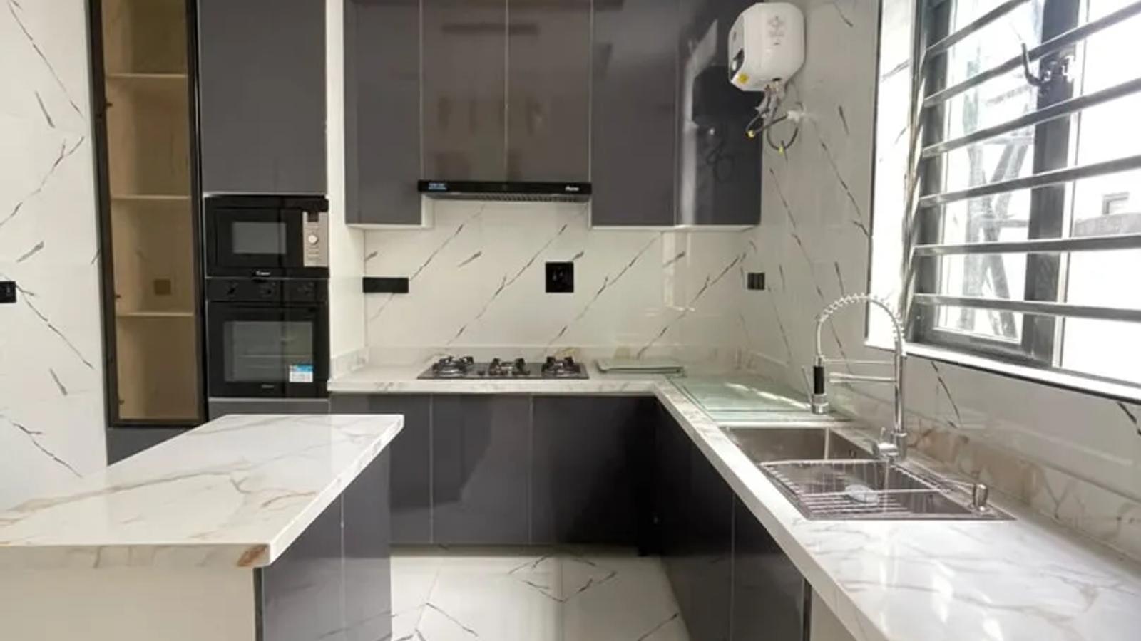 4 BEDROOM SEMI-DETACHED DUPLEX WITH BQ