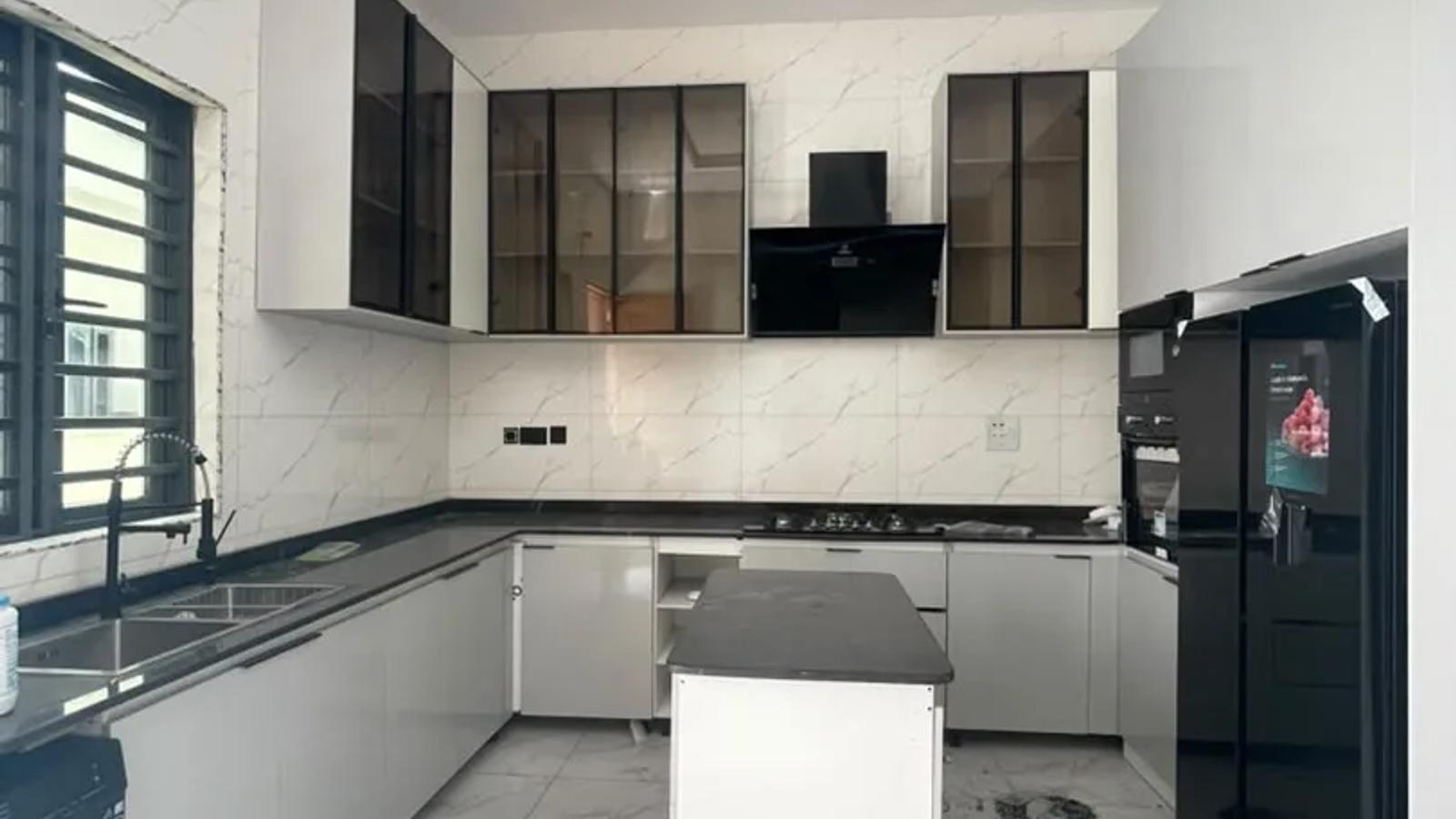 5 Bedroom Fully Detached Duplex