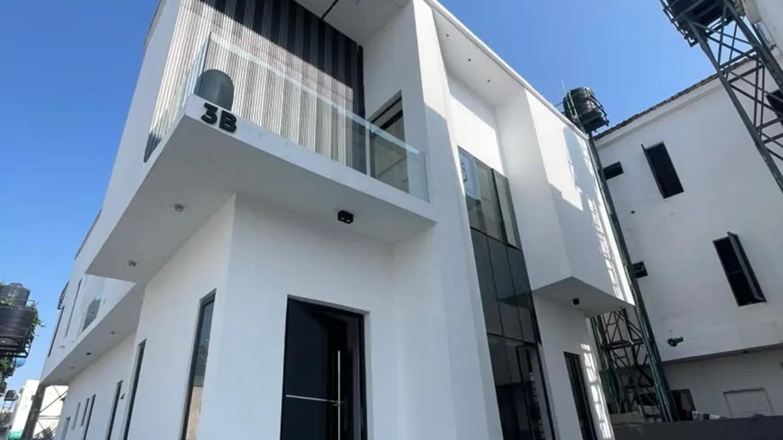 5 Bedroom Fully Detached Duplex