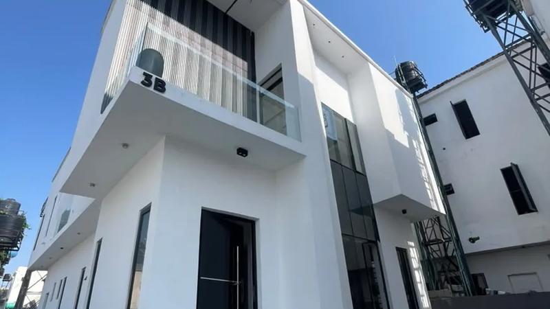5 Bedroom Fully Detached Duplex