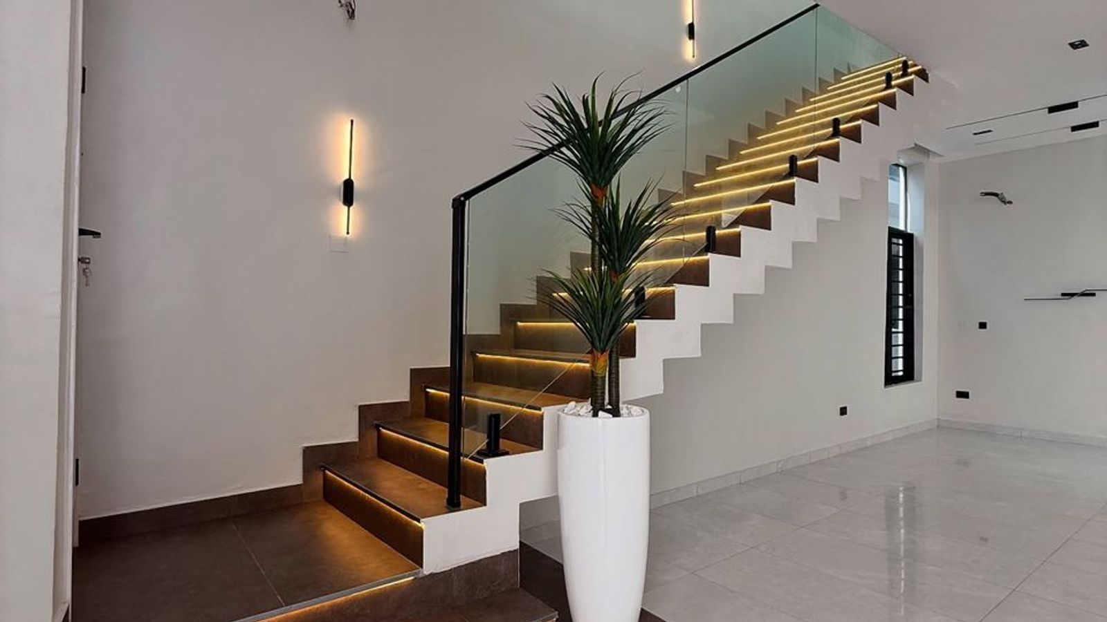 5 Bedroom Fully Detached Terrace Duplex