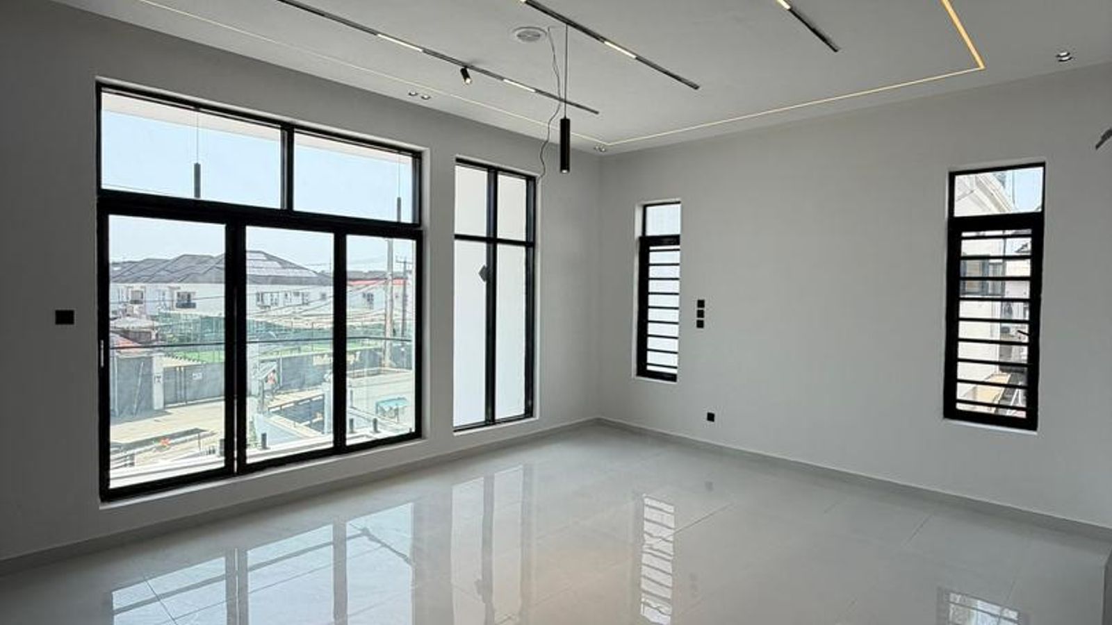 5 Bedroom Fully Detached Duplex