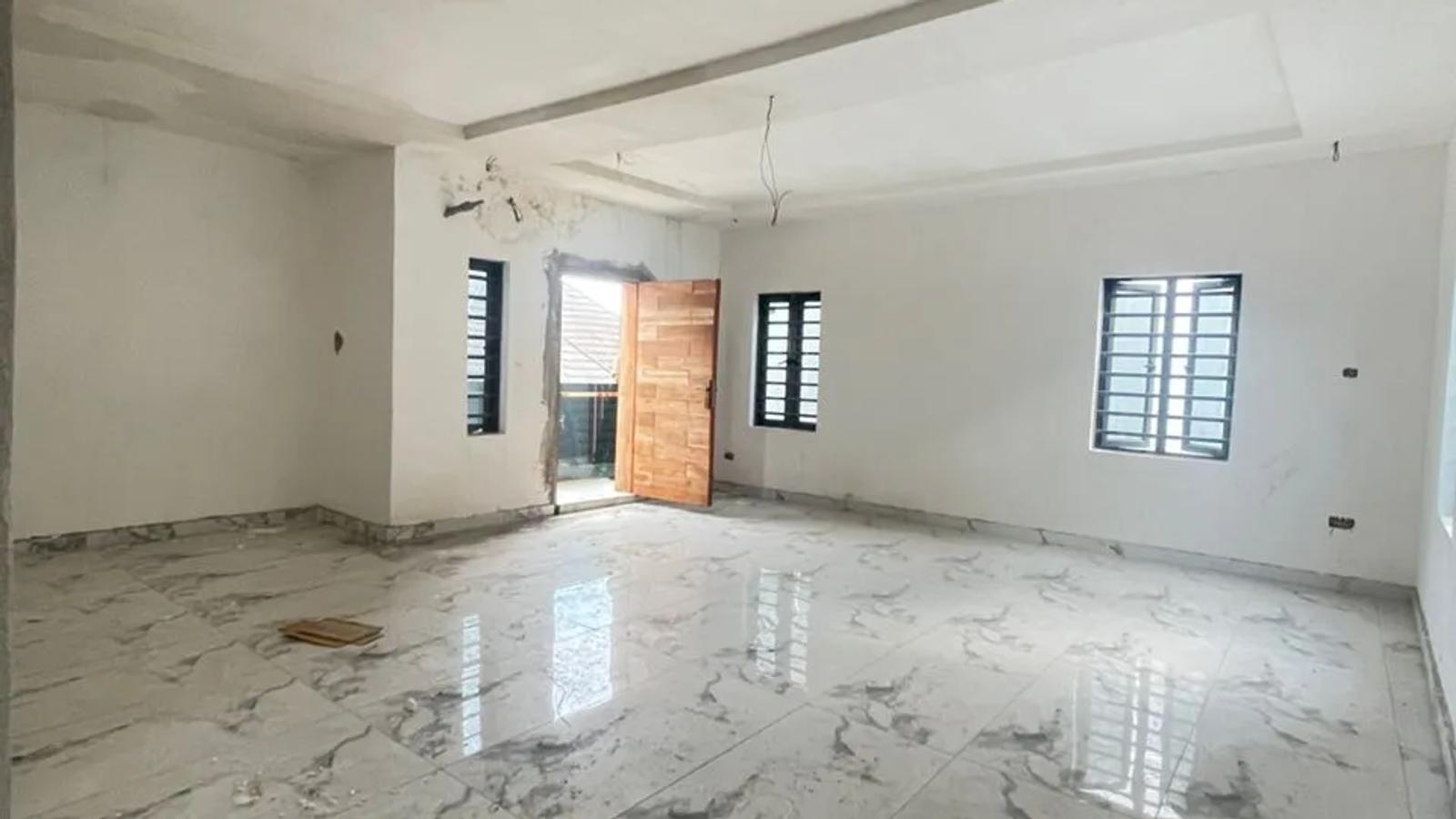 6 Bedroom Fully Detached Duplex