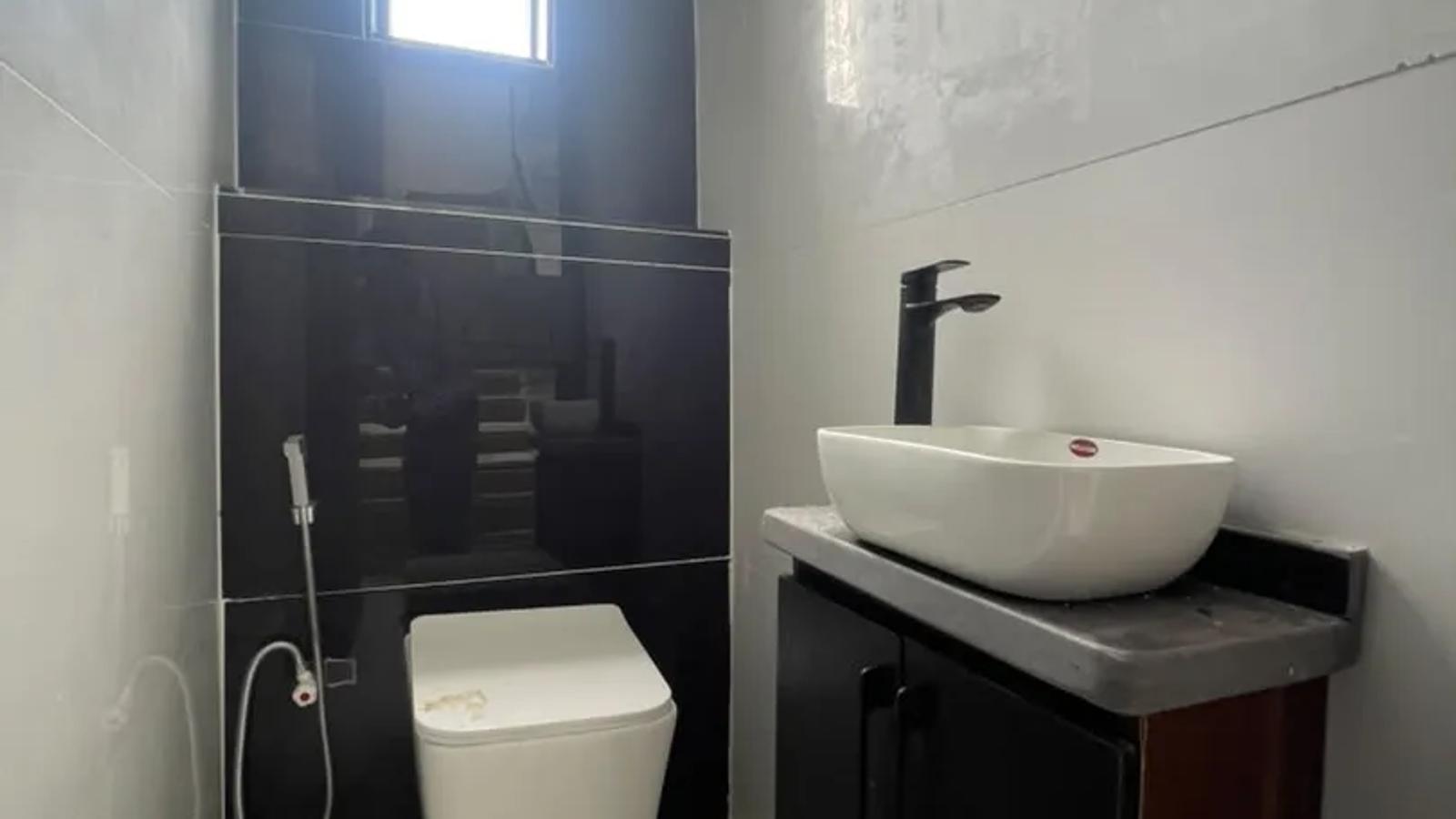 4 BEDROOM FULLY-DETACHED DUPLEX WITH BQ