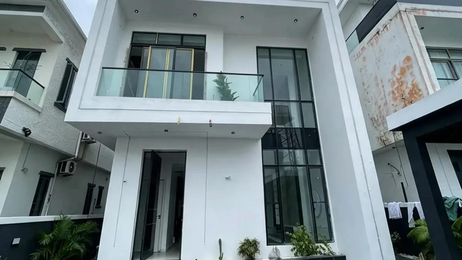 5 Bedroom Fully Detached Duplex