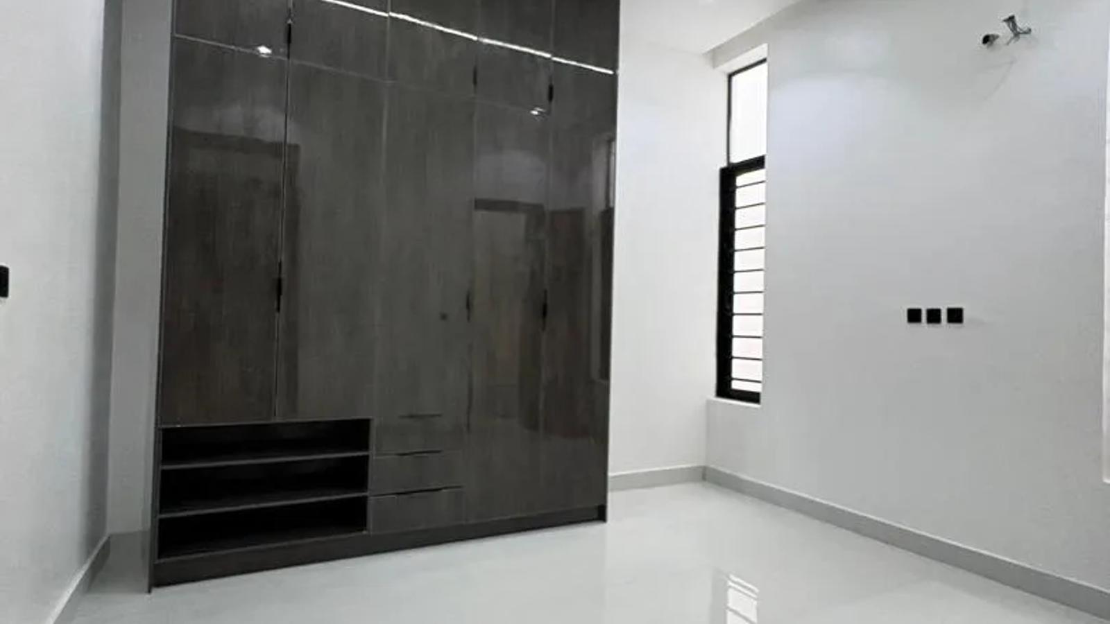 4 Bedroom Fully Detached Duplex